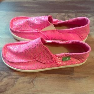 NWOT Sanuk Sidekick loafers